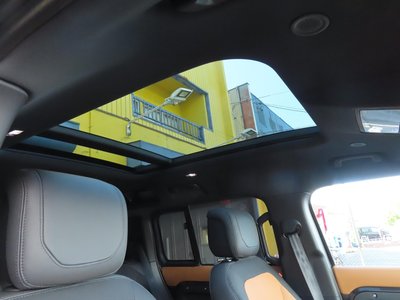 LAND ROVER DEFENDER - 10