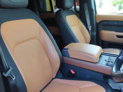 LAND ROVER DEFENDER - 3