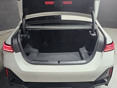 صورة مصغرة 31 لـ 2025 BMW 5 SERIES