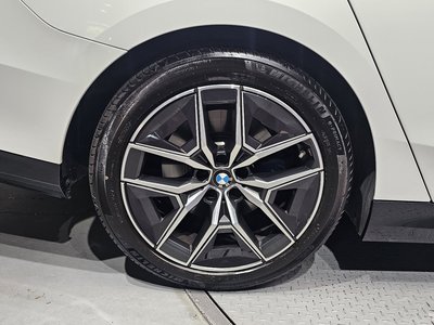 2025 BMW 5 SERIES photo 6