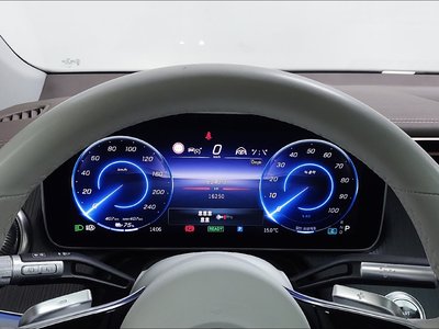 MERCEDES-BENZ EQS - 8