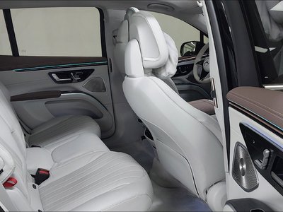 MERCEDES-BENZ EQS - 10