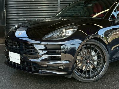 PORSCHE MACAN - 10