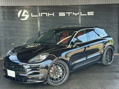 PORSCHE MACAN - 8