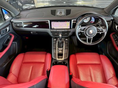 PORSCHE MACAN - 5