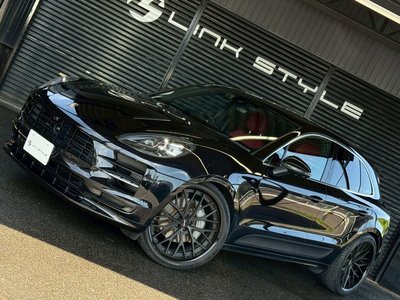 PORSCHE MACAN - 9
