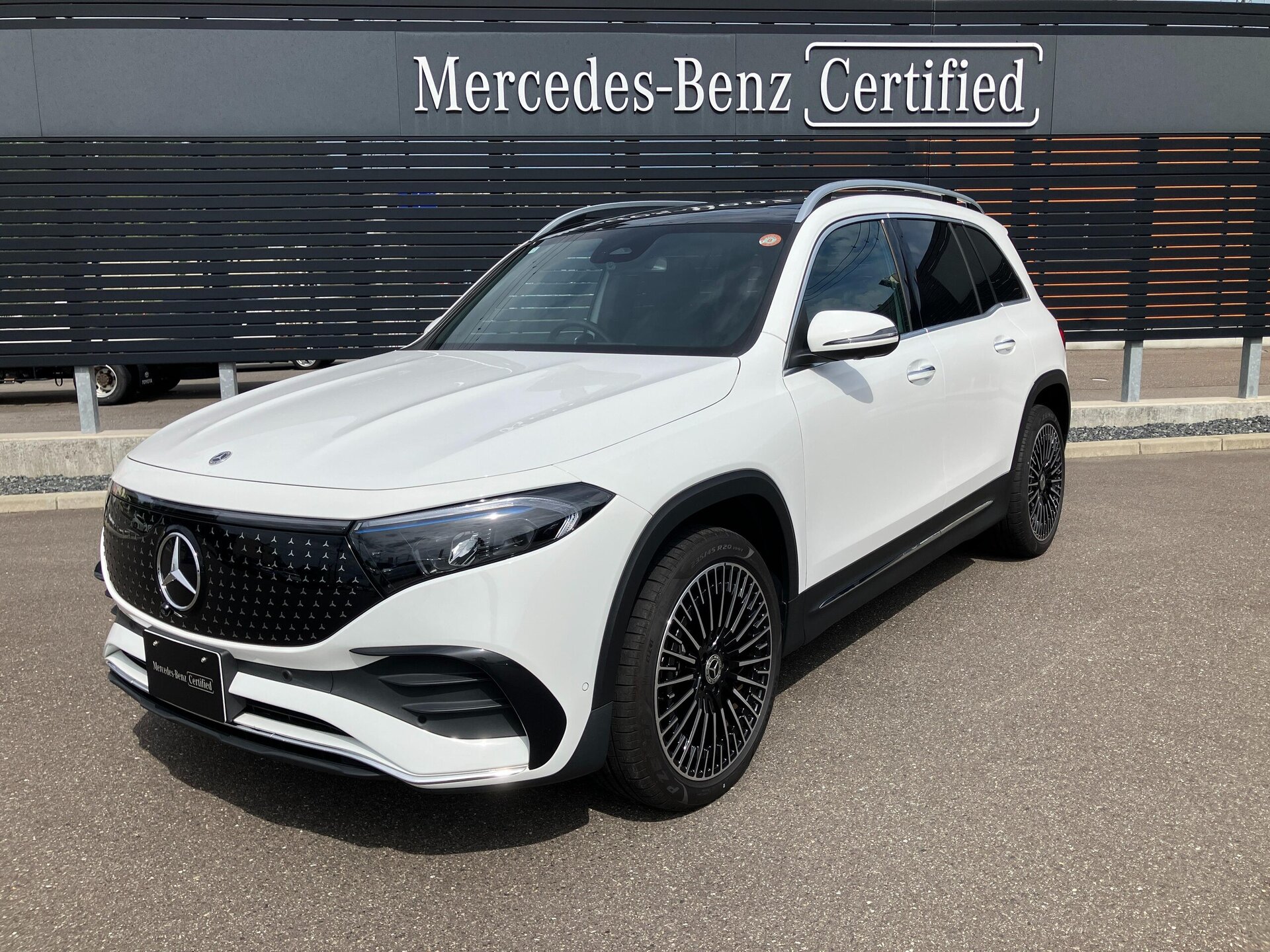 MERCEDES-BENZ EQB - View 1