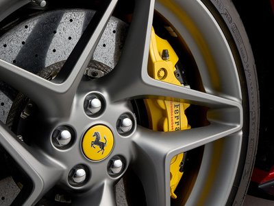 FERRARI F8 TRIBUTO - 2