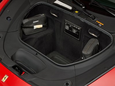 FERRARI F8 TRIBUTO - 10