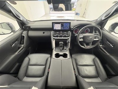 TOYOTA LAND CRUISER 300 - 2