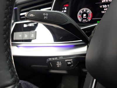 2021 AUDI Q7 — миниатюра 17