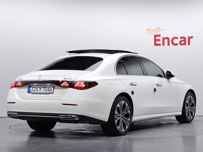 صورة 3 لـ 2025 Mercedes-BENZ E-CLASS