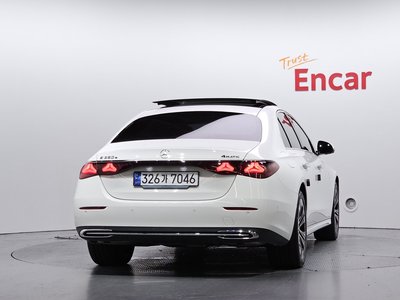 صورة 4 لـ 2025 Mercedes-BENZ E-CLASS