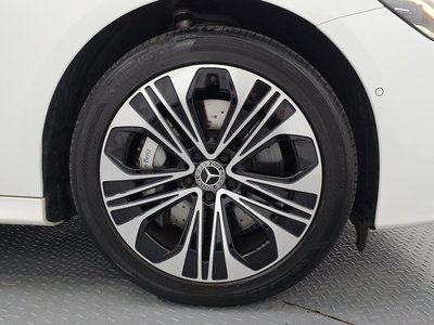 صورة 8 لـ 2025 Mercedes-BENZ E-CLASS
