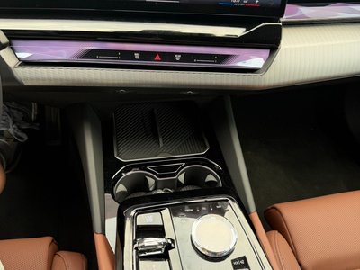 2025 BMW 5 SERIES — миниатюра 13