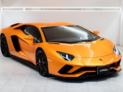 LAMBORGHINI AVENTADOR