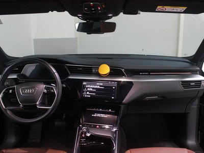 AUDI Q8 E-TRON - 8