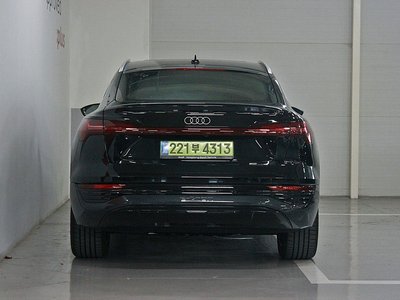 AUDI Q8 E-TRON - 3