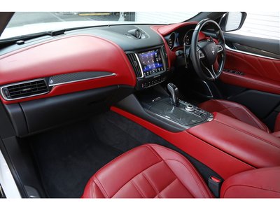 MASERATI LEVANTE - 3