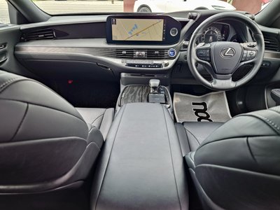 2021 Lexus LS photo 10