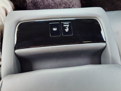 2021 Lexus LS — миниатюра 26