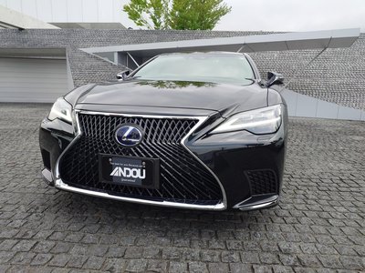 2021 Lexus LS photo 7