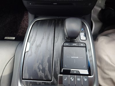 2021 Lexus LS — миниатюра 17