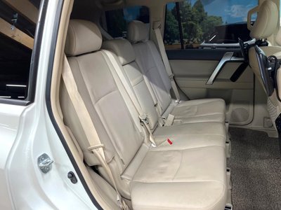 TOYOTA LAND CRUISER PRADO - 10