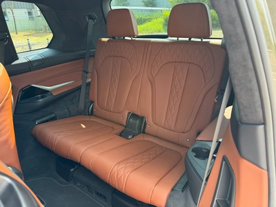 2026 BMW X7 thumbnail 14