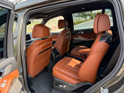 2026 BMW X7 thumbnail 13