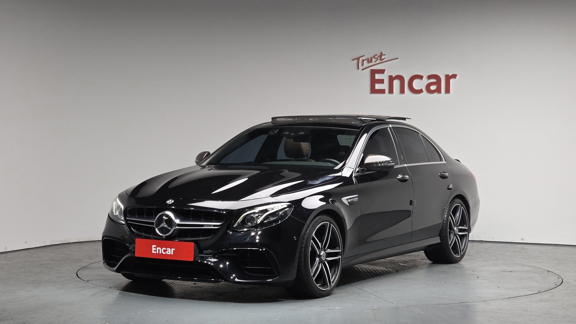 MERCEDES-BENZ E-CLASS - View 1