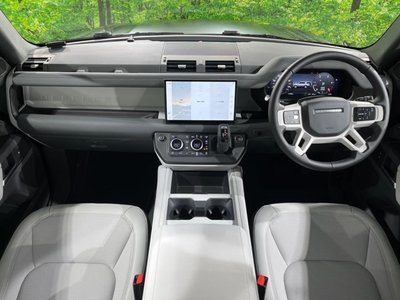 LAND ROVER DEFENDER - 2