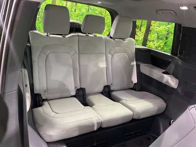 LAND ROVER DEFENDER - 6