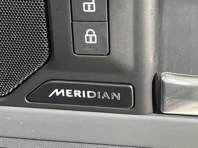 LAND ROVER DEFENDER - 9