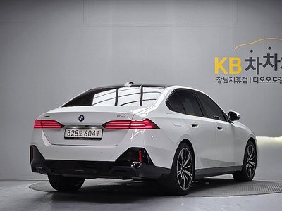 صورة 7 لـ 2025 BMW 5 SERIES
