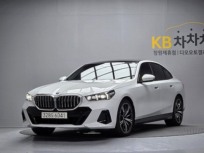 صورة 1 لـ 2025 BMW 5 SERIES