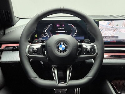 صورة مصغرة 11 لـ 2025 BMW 5 SERIES