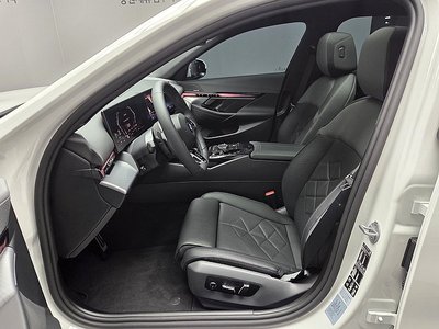 صورة مصغرة 12 لـ 2025 BMW 5 SERIES