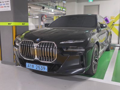 BMW I7