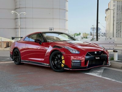 NISSAN GT-R - 1
