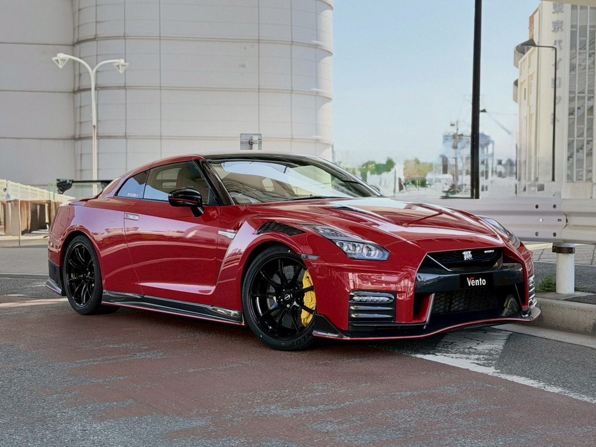 NISSAN GT-R - View 1