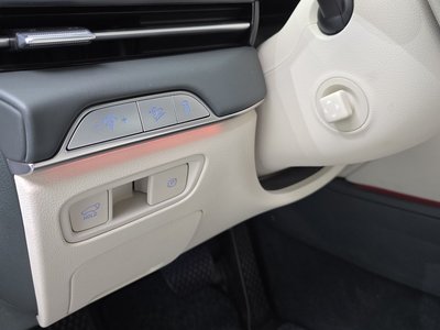 2025 Genesis GV80 thumbnail 15