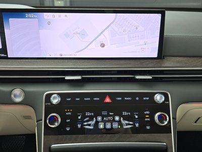 2025 Genesis GV80 thumbnail 16