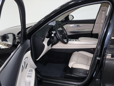 صورة 9 لـ 2021 Genesis GV70