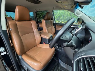 TOYOTA LAND CRUISER PRADO - 10