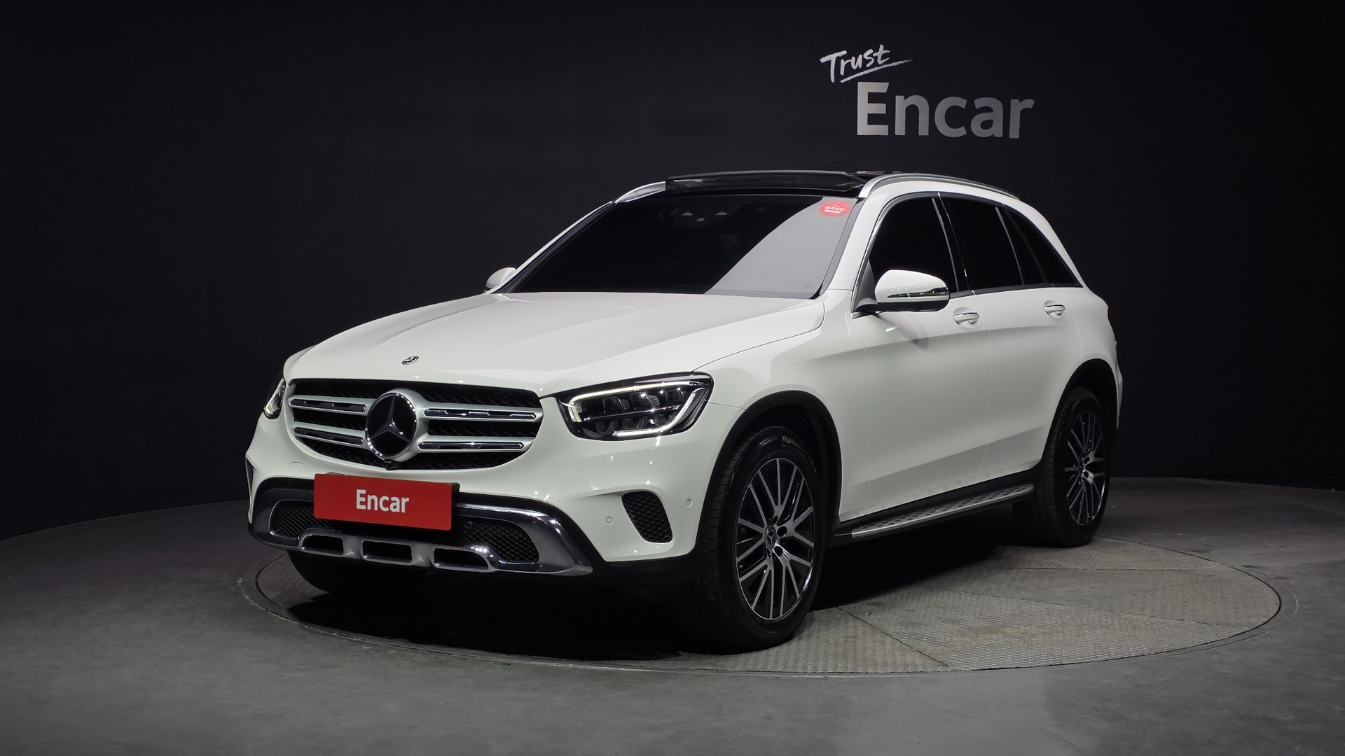 MERCEDES-BENZ GLC - View 1