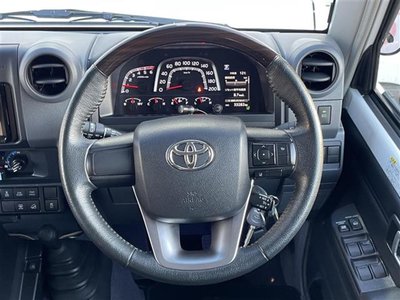 TOYOTA LAND CRUISER 70 - 5