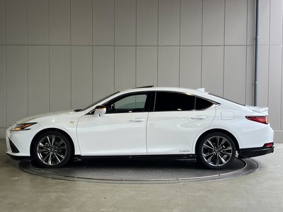 2020 Lexus ES thumbnail 32