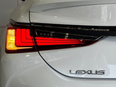 2020 Lexus ES thumbnail 41