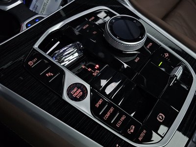 2025 BMW X6 缩略图 12